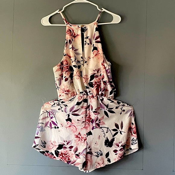 Floral Romper - Picture 2 of 5